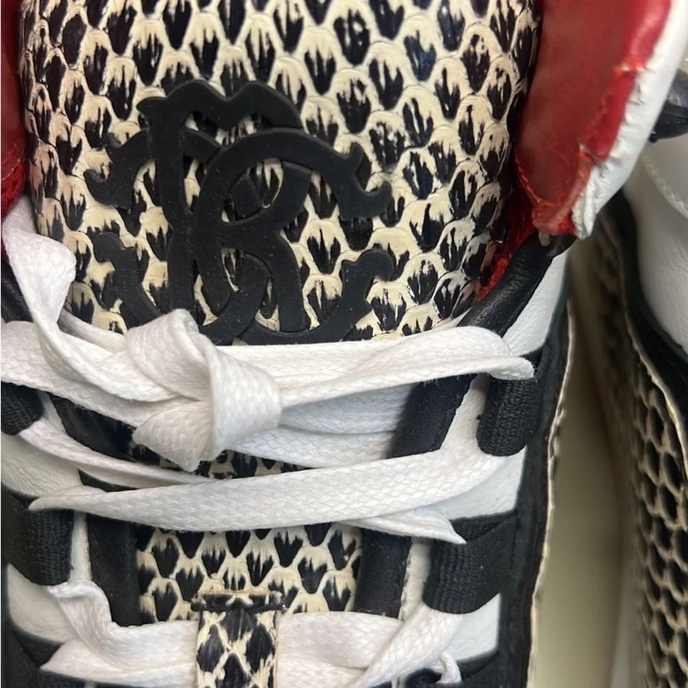 NWT Roberto Cavalli Leatger Black white red snakeskin  Sneakers
